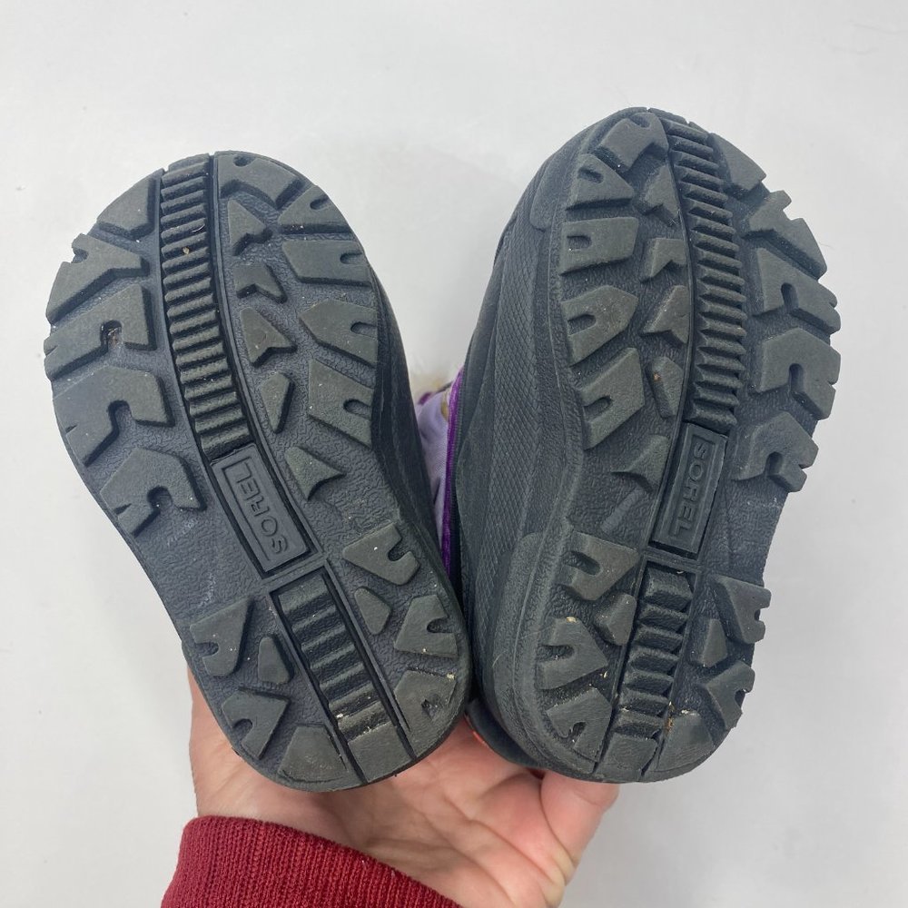 SOREL baby girl's size 6, snow boots purple/light purple, faux fur lined. - Picture 7 of 10